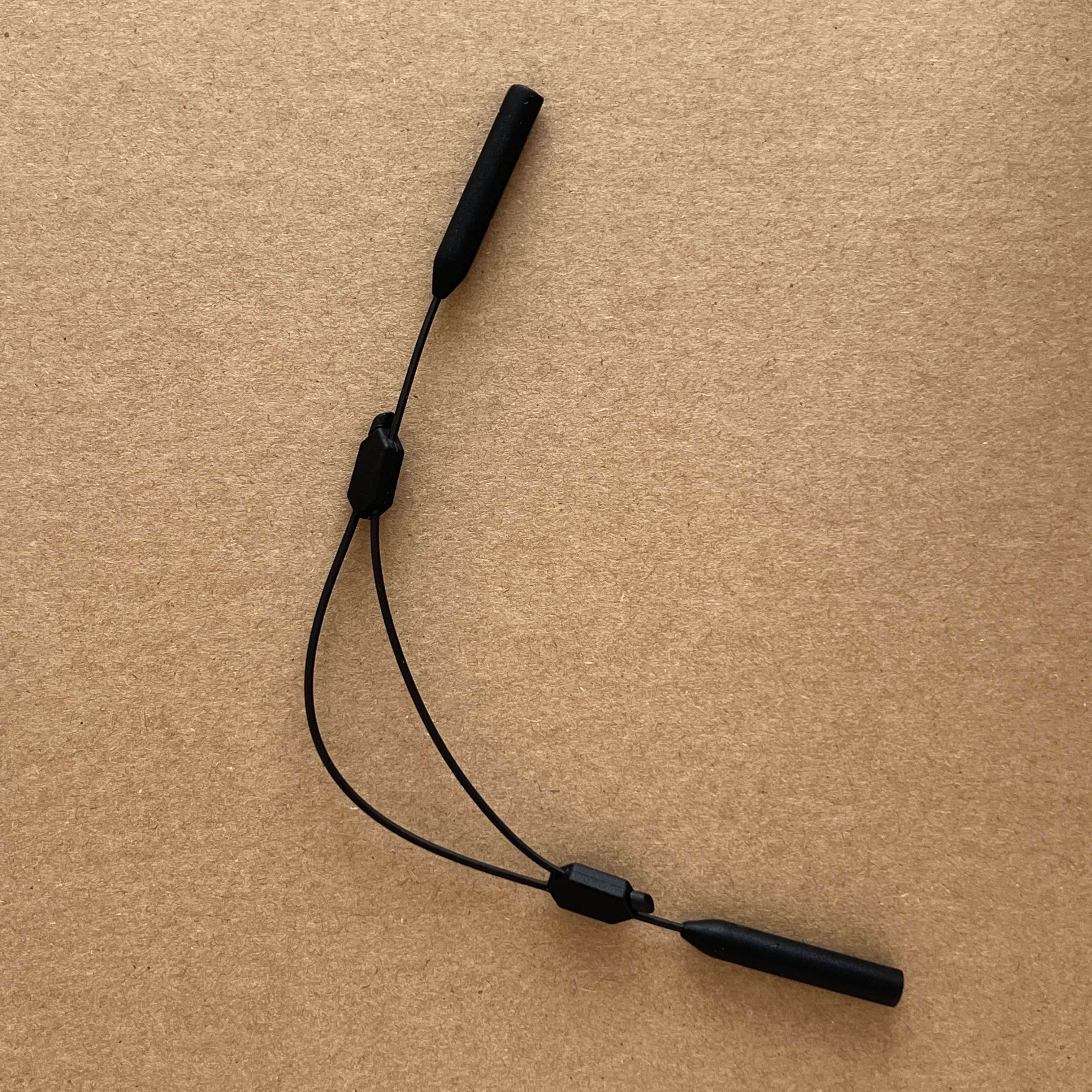 Adjustable Sunglasses Holder S - مراجعة Sunglass Retainer Cord وسعره